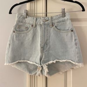 H&M light wash high waisted jean shorts size 0